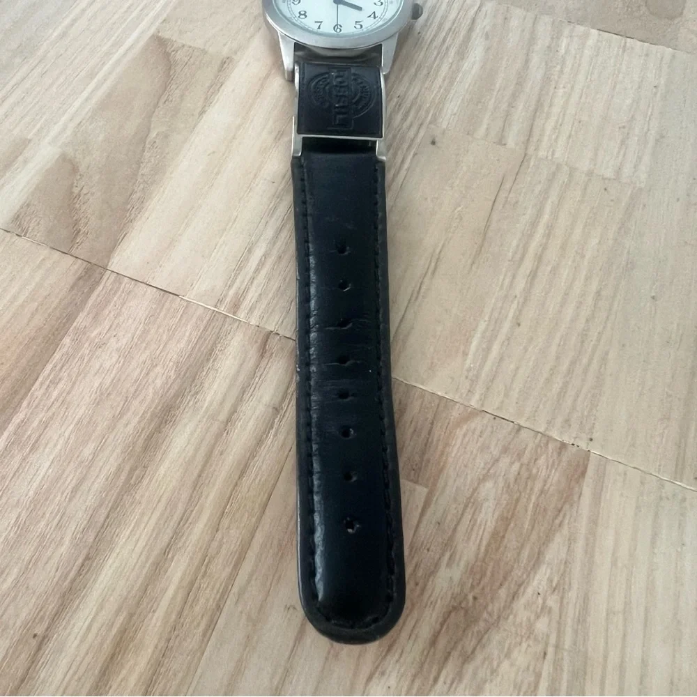 Rare Fossil EC-8722 black leather embossed watch NEW BATTERY
